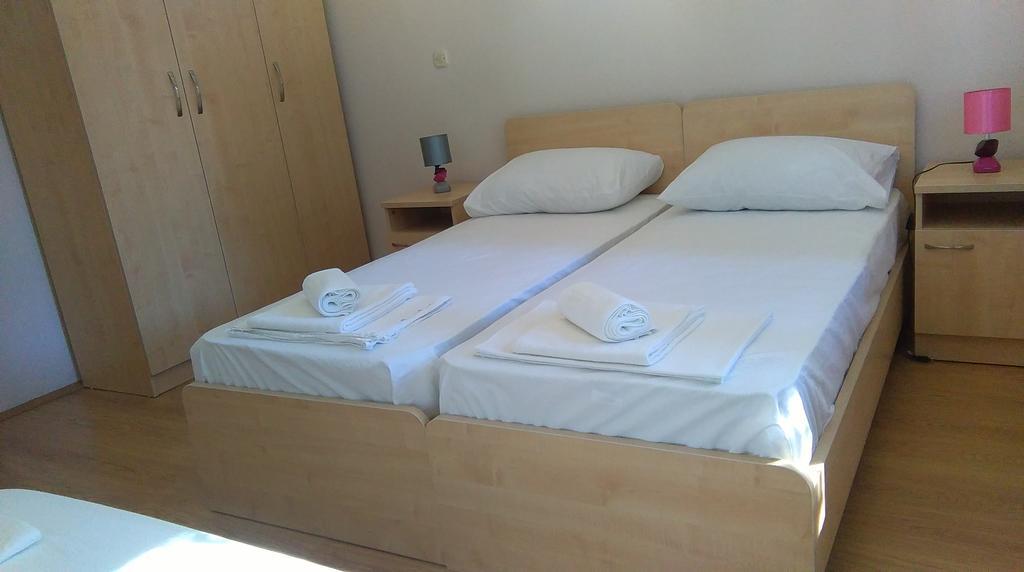 Resort Village T.N. Milna Vis Kültér fotó