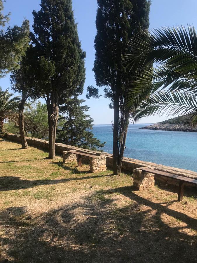 Resort Village T.N. Milna Vis Kültér fotó